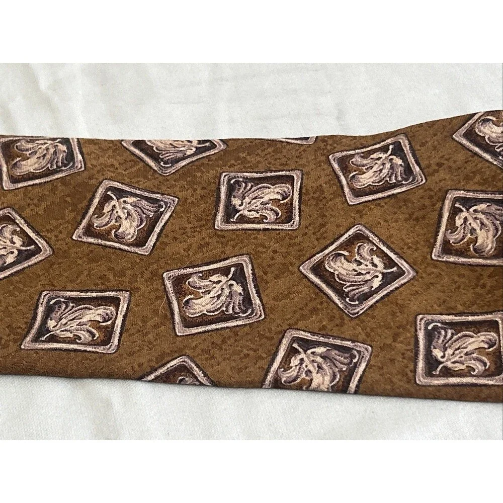 Vintage 90s Valentino Cravatte Silk Tie Mens Brown Pattern Made in Italy 4X58